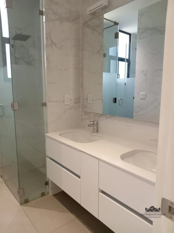 APARTAMENTO EN RENTA ZONA 10 - 12
