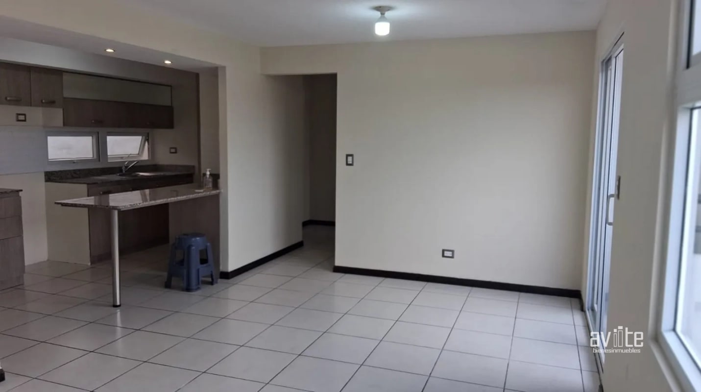 CONDADO NARANJO:   Apartamento en nivel medio en venta Q1,400,000.00 más impuestos - 8