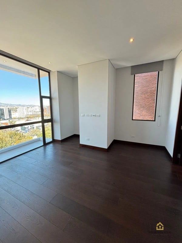 Apartamento de Lujo en Edificio Echo, Zona 14 | 2 Habs + Servicio | Amenidades  Premium - 11
