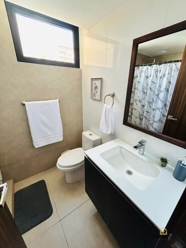 Apartamento Amueblado en Edificio Inara | 2 Hab + 2 Baños | $1,050 - 6