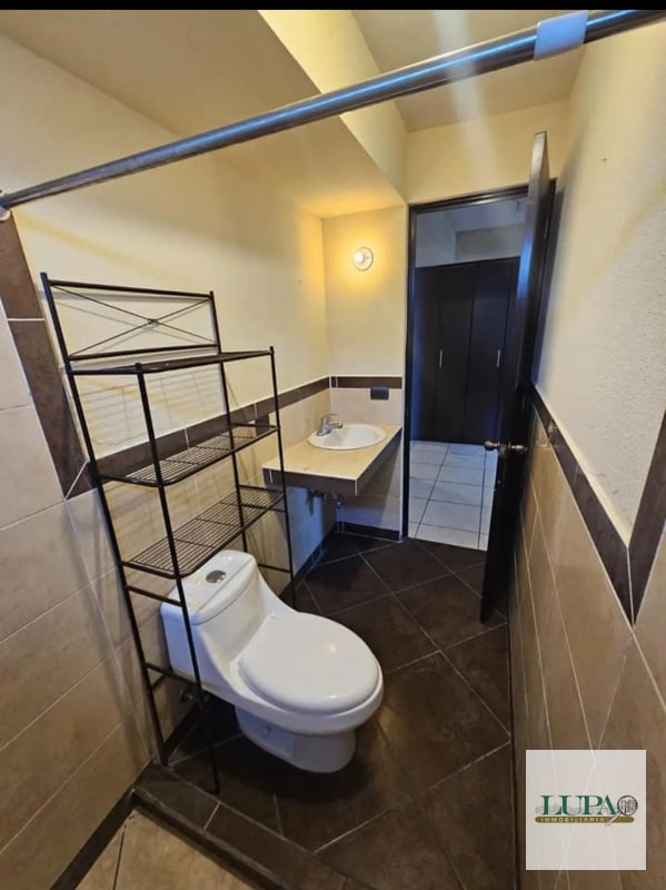 Rento apartamento amplio en Jardines de Las Charcas 1 - 5