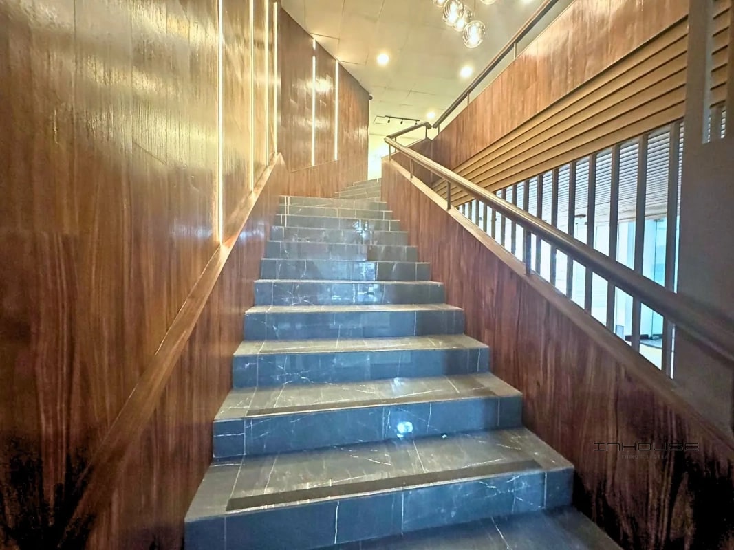 APARTAMENTO EN RENTA EN ZONA 10 CON BALCÓN - 8