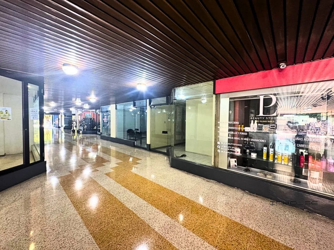 APARTAMENTO EN RENTA EN ZONA 10 CON BALCÓN - 7