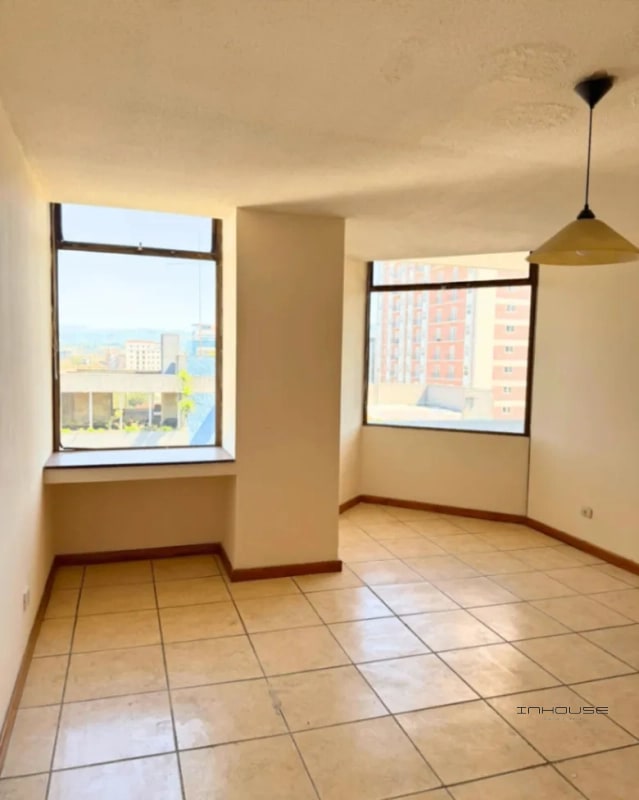 APARTAMENTO EN RENTA EN ZONA 10 CON BALCÓN - 4