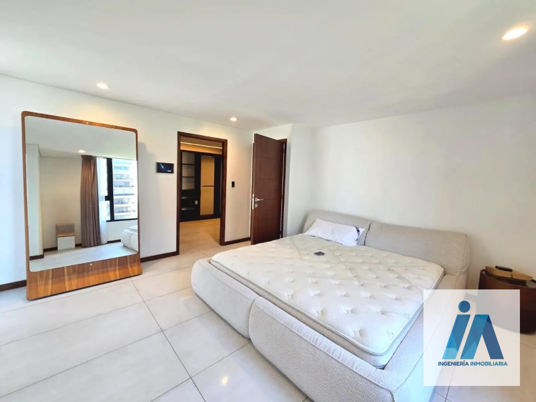 APARTAMENTO SEMIAMUEBLADO EN ALQUILER📍 Reserva 5ta Avenida, Zona 14 Vive en el corazón de la Zona 14, en un apartamento que combina lujo, amplitud y un diseño contemporáneo - 10