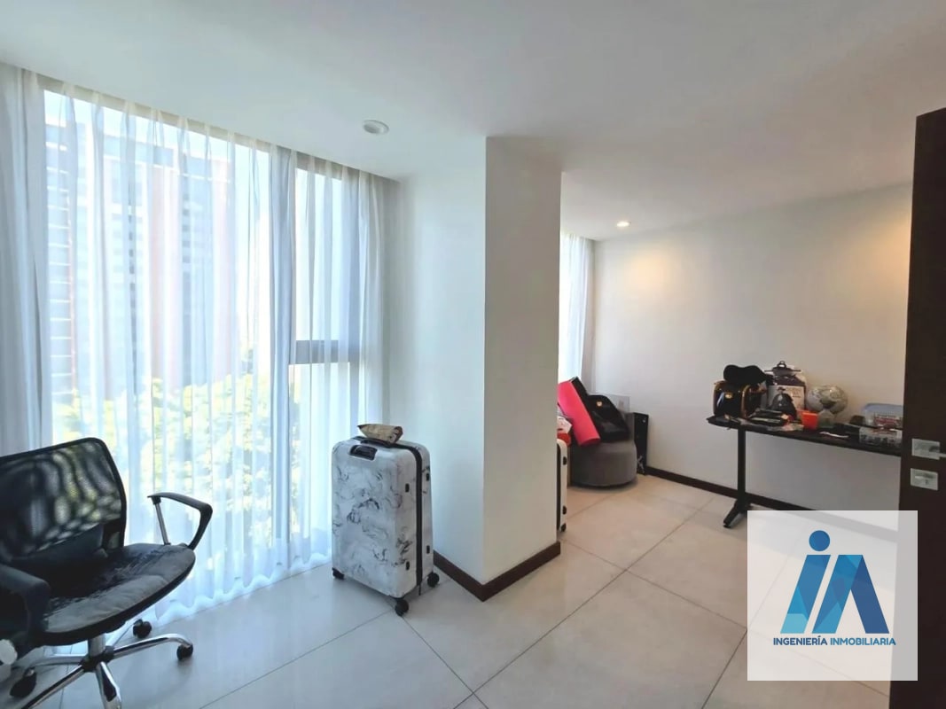 APARTAMENTO SEMIAMUEBLADO EN ALQUILER📍 Reserva 5ta Avenida, Zona 14 Vive en el corazón de la Zona 14, en un apartamento que combina lujo, amplitud y un diseño contemporáneo - 7