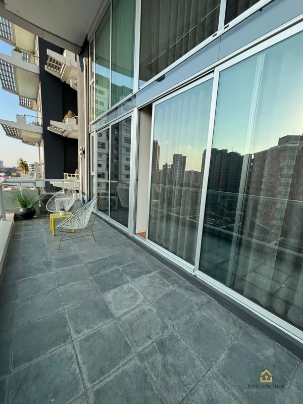 Apto Amueblado 2 Hab + Cuarto de Serv. $2,500 | Edificio Atrium Zona 10 - 13