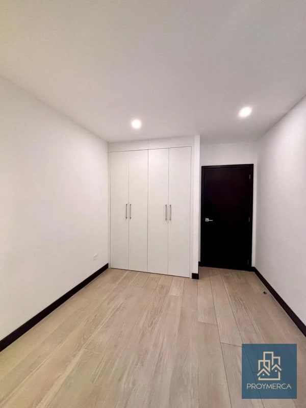 Apartamento con jardín en alquiler, Iridia Elgin, zona 13 - 11
