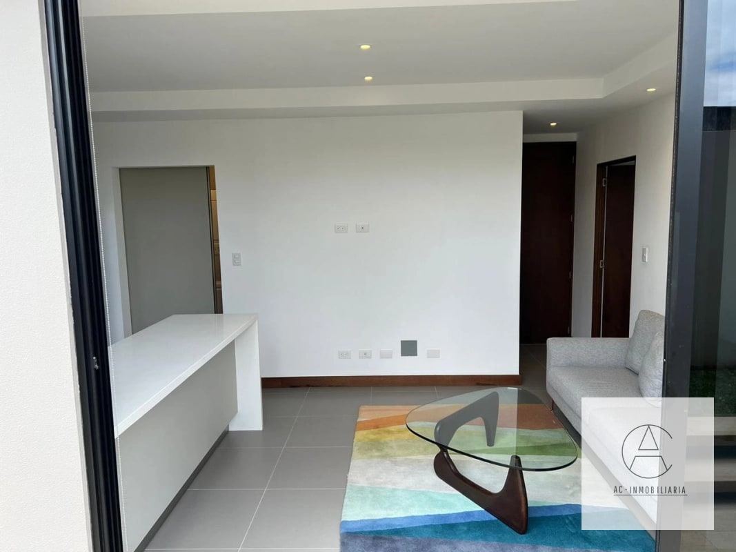 Apartamento amueblado en renta con jardín privado - 7