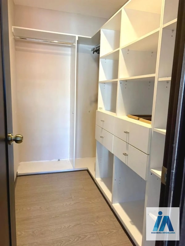 APARTAMENTO EN ALQUILER📍Edificio Neo, Zona 10  Ubicación privilegiada, ambientes iluminados - 7