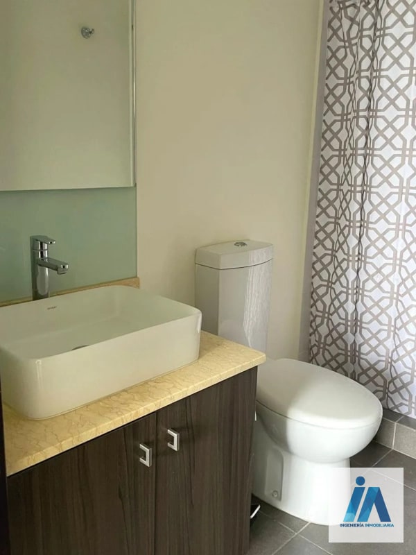 APARTAMENTO EN ALQUILER📍Edificio Neo, Zona 10  Ubicación privilegiada, ambientes iluminados - 5