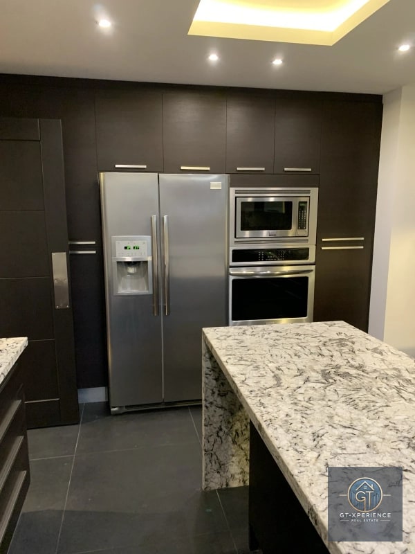 Lindo y amplio apartamento en zona 10 - 16