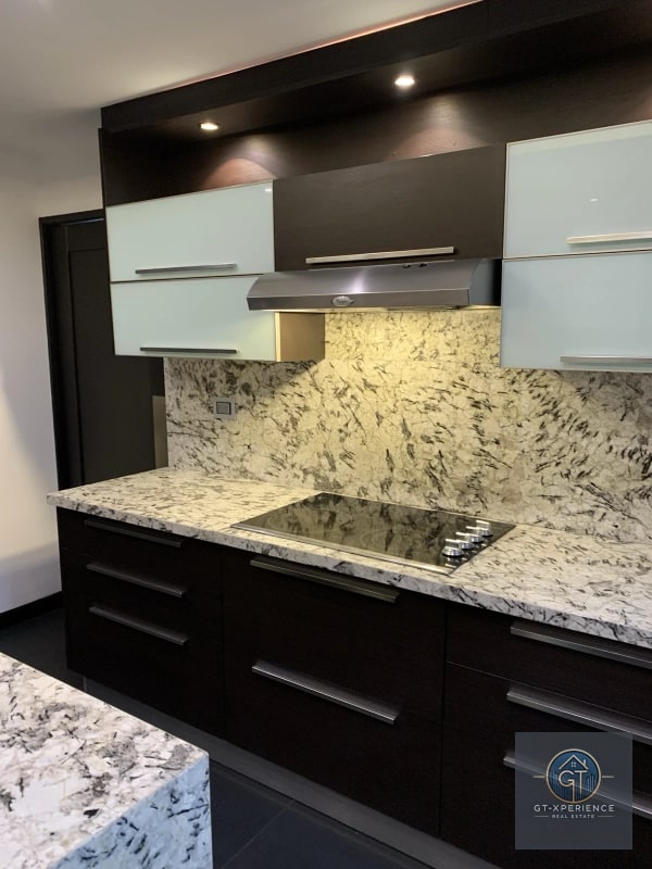 Lindo y amplio apartamento en zona 10 - 15