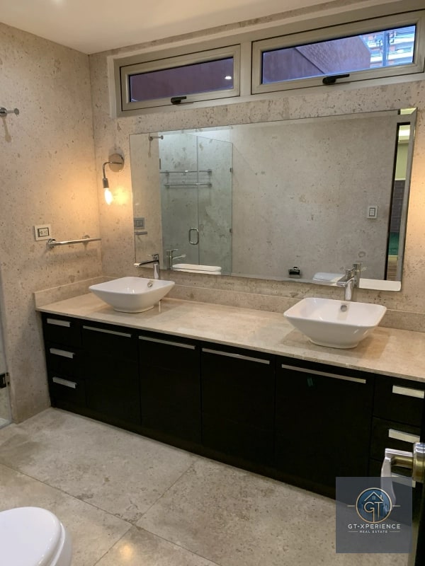 Lindo y amplio apartamento en zona 10 - 5
