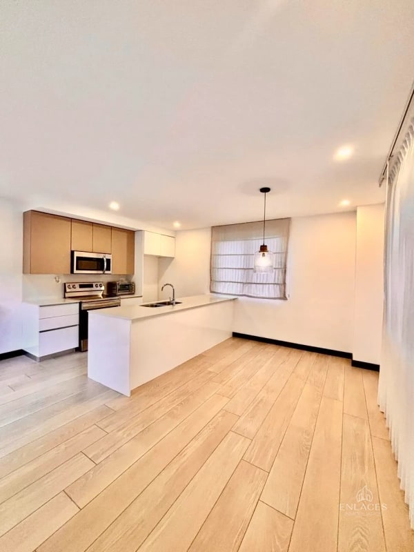 Zona 13 • Apartamento con Jardín en Renta • Iridia Elgin - 1