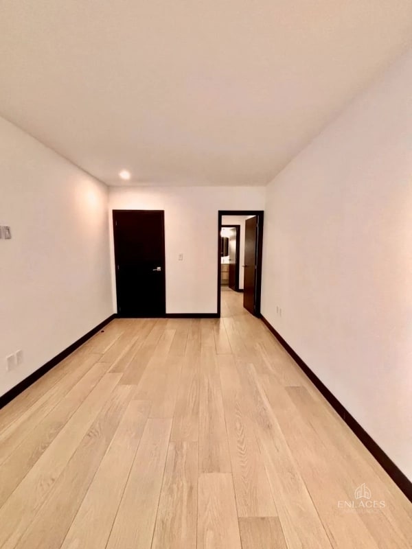 Zona 13 • Apartamento con Jardín en Renta • Iridia Elgin - 13