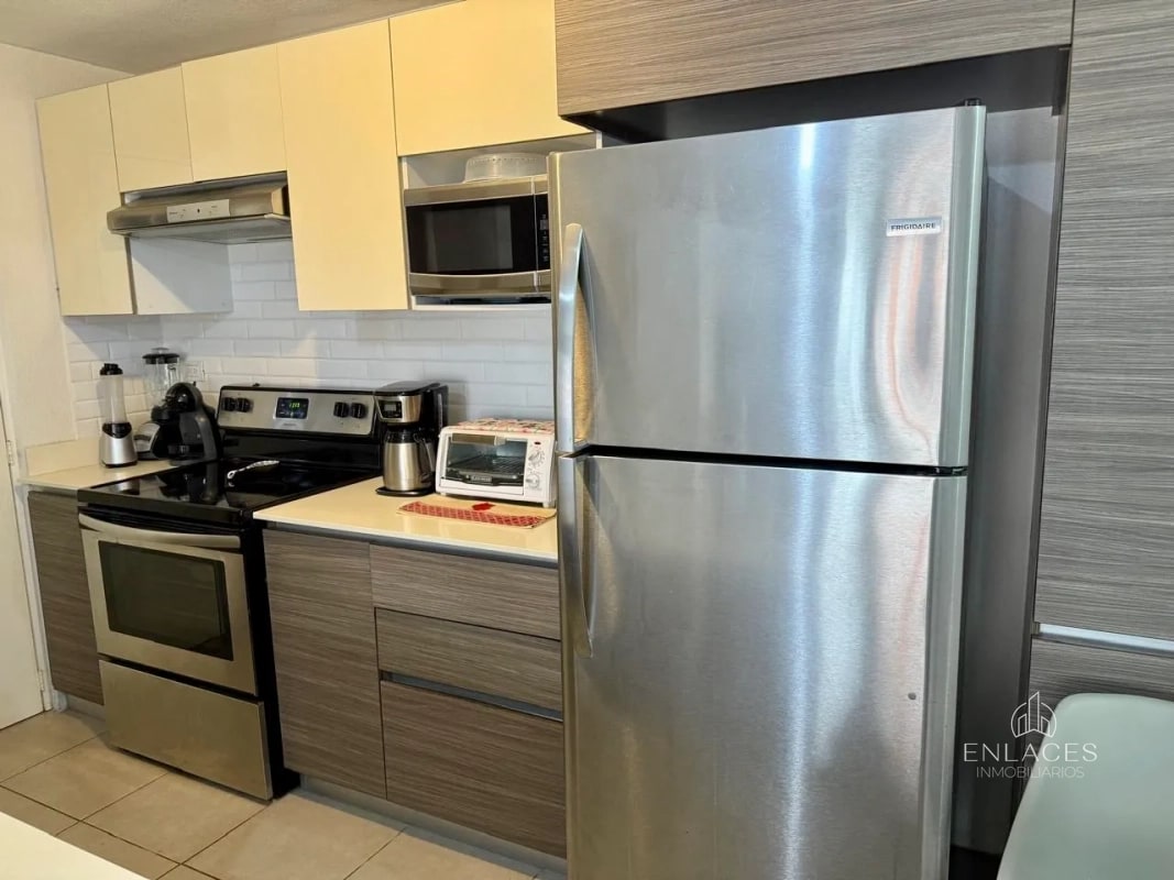 Zona 11 • Apartamento en Renta • Edificio Parque 11 • Semiamueblado - 1