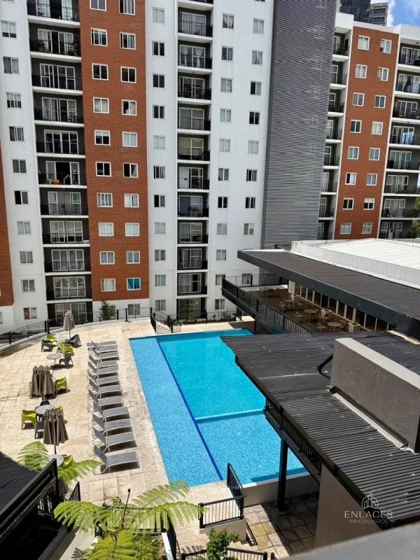 Zona 11 • Apartamento en Renta • Edificio Parque 11 • Semiamueblado - 2