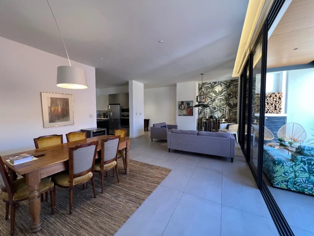 APARTAMENTO VENTA ZONA 10, MARANTA OAKLAND , 2 DORMITORIOS, SALA FAMILIAR, 2 PARQUEOS , BODEGA + DORMITORIO DE SERVICIO $550,000 + IMPUESTOS — Apartamento en Venta en Zona 10, Guatemala, Ciudad — foto 13 de 17