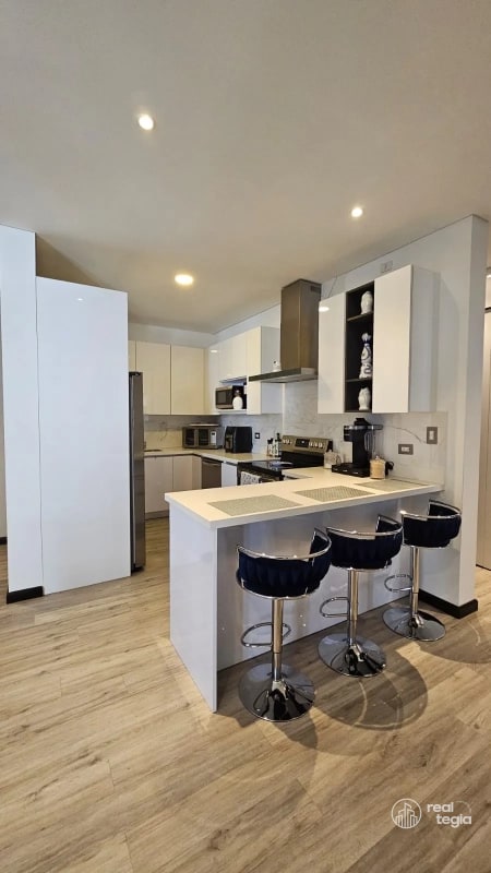APARTAMENTO EN LIRIOS DE CAYALÁ ZONA 16 - 8