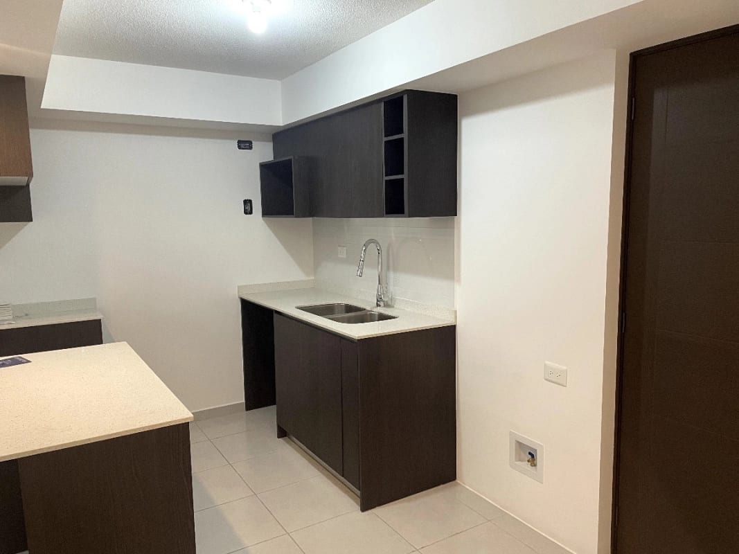 VENDO APARTAMENTO EN CONDADO NARANJO EDIFICIO SERENA — Apartamento en Venta en Condado Naranjo, Zona 4 Mixco, Guatemala, Ciudad — foto 15 de 17