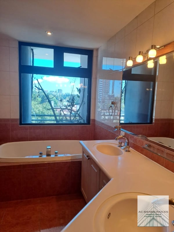 Lujoso apartamento en L Excellence zona 14 - 8