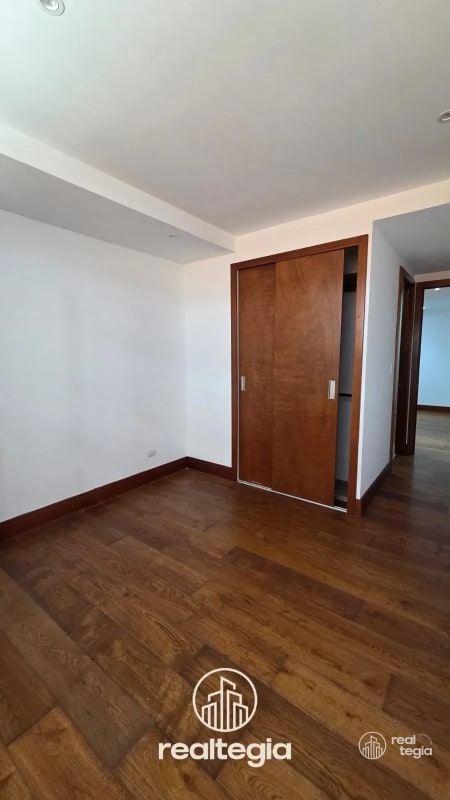 APARTAMENTO VISTA HERMOSA ZONA 15 - 8
