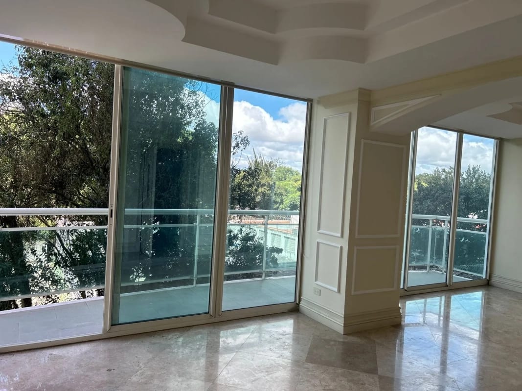 Apartamento en venta, de 2 niveles, Edificio Villa Risho, zona 14 — Apartamento en Venta en Villa Risho, Zona 14, Guatemala, Ciudad — foto 1 de 10