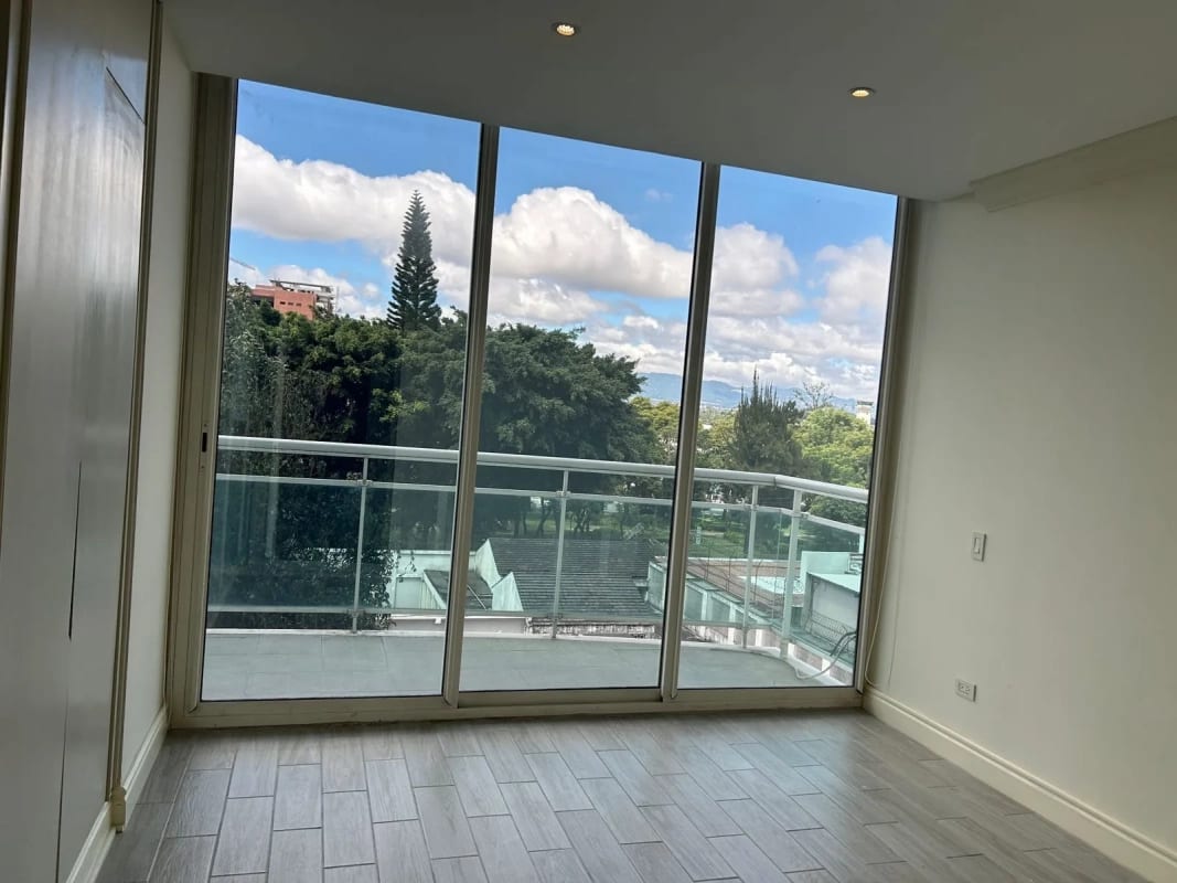 Apartamento en venta, de 2 niveles, Edificio Villa Risho, zona 14 — Apartamento en Venta en Villa Risho, Zona 14, Guatemala, Ciudad — foto 8 de 10
