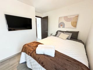 Amueblado y equipado / 3 dormitorios — Apartamento en Alquiler en Zona 10, Guatemala, Ciudad — miniatura 4 de 17