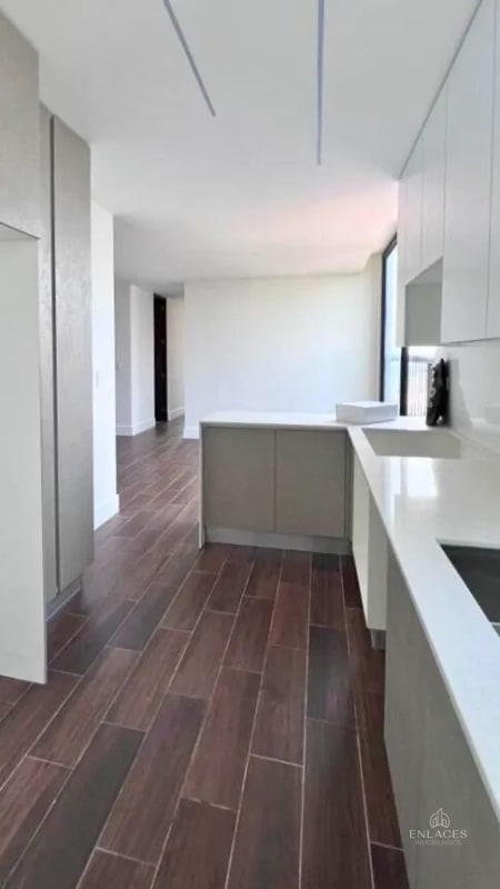 Zona 13 • Apartamento en Renta • Edificio Roselló - 12