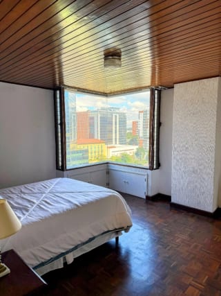 Apto en Renta $1,000/Venta $245,00 — Apartamento en Venta en Zona 10, Guatemala, Ciudad — miniatura 2 de 7