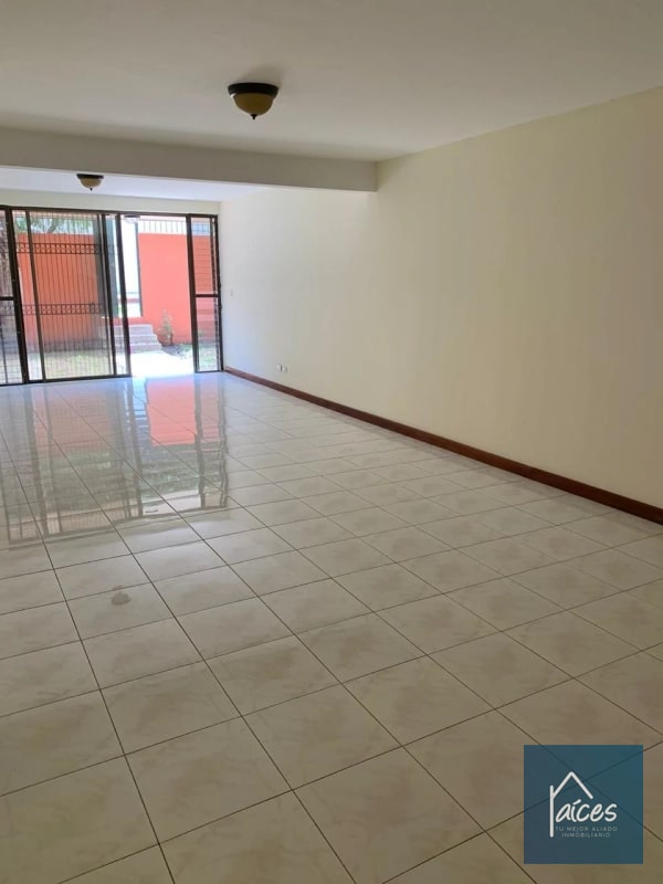 Townhouse/apto en venta VILLA REAL Zona 10 (D) - 10