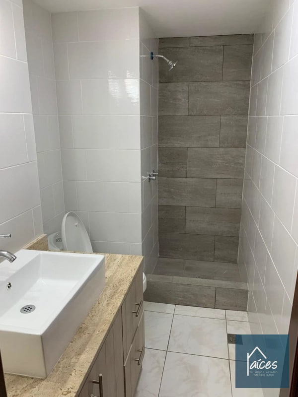 Townhouse/apto en venta VILLA REAL Zona 10 (D) - 5