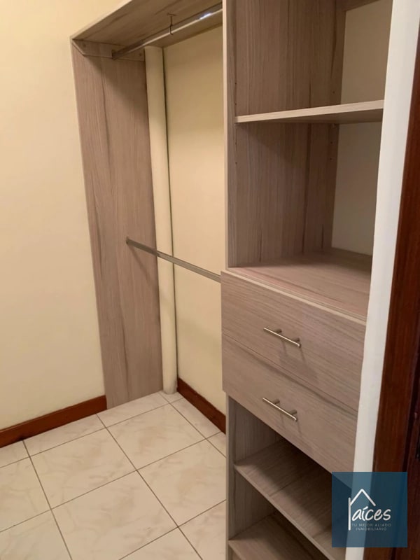 Townhouse/apto en venta VILLA REAL Zona 10 (D) - 4