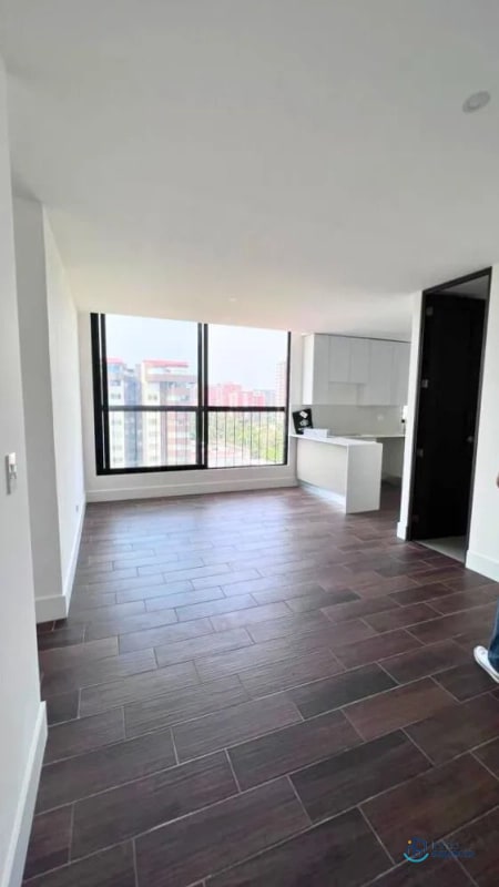 Apartamento en Alquiler – Edificio Roselló Zona 13 - 9