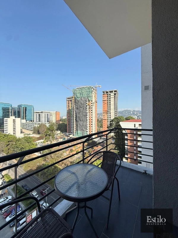 HERMOSO APARTAMENTO AMUEBLADO EN VENTA. ZONA 14 - 1