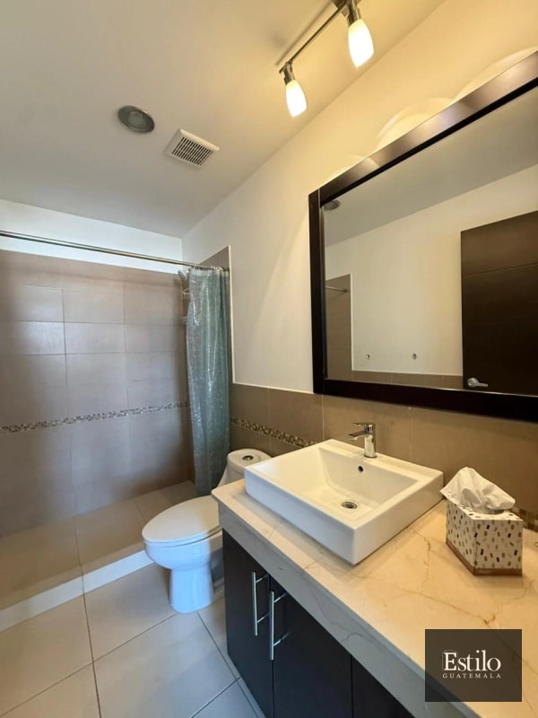 HERMOSO APARTAMENTO AMUEBLADO EN VENTA. ZONA 14 - 4