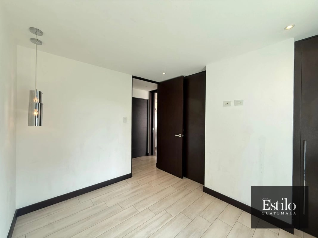 APARTAMENTO EN VENTA ZONA 15 - 7