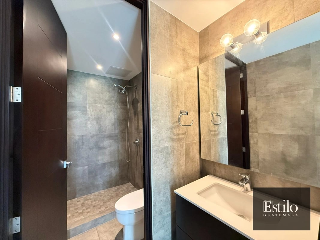 APARTAMENTO EN VENTA ZONA 15 - 6