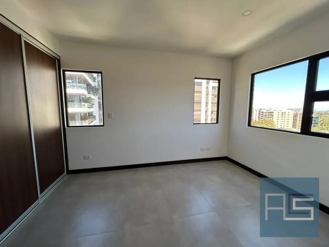 Moderno e iluminado apartamento amueblado en Alquiler para estrenar en Vista Hermosa II — Apartamento en Alquiler en Arles, Zona 15, Guatemala, Ciudad — foto 4 de 16