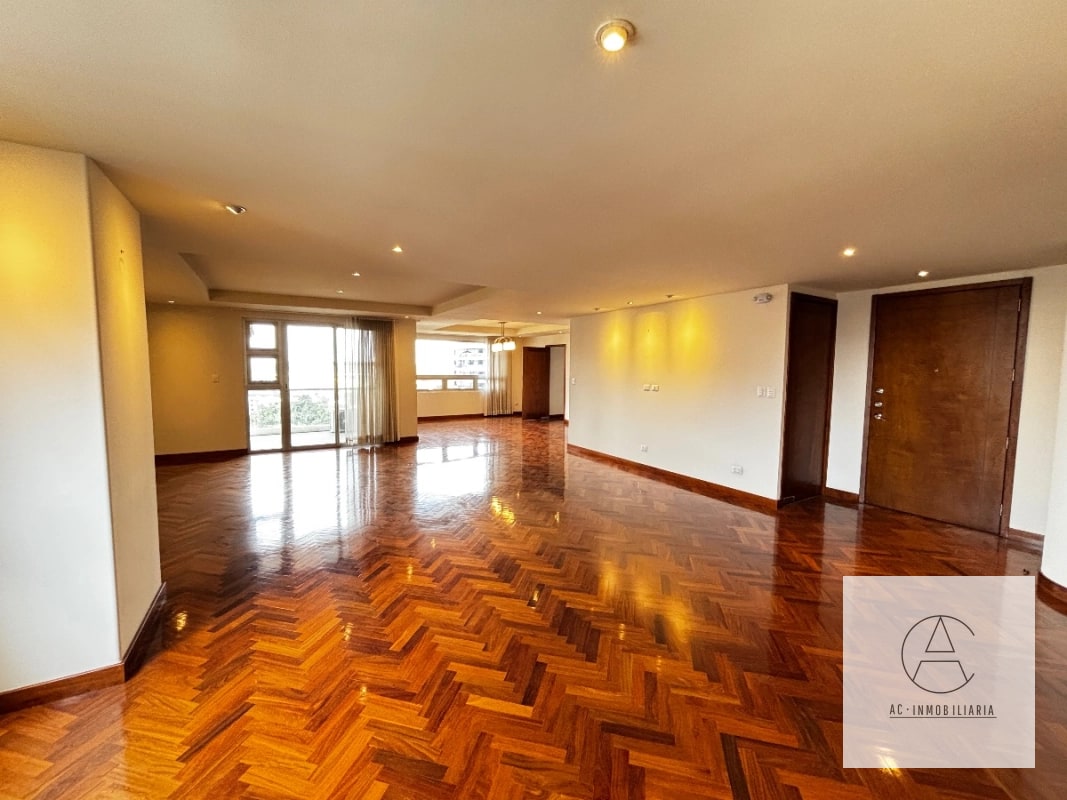 Apartamento amplio en renta , zona 14 - 13