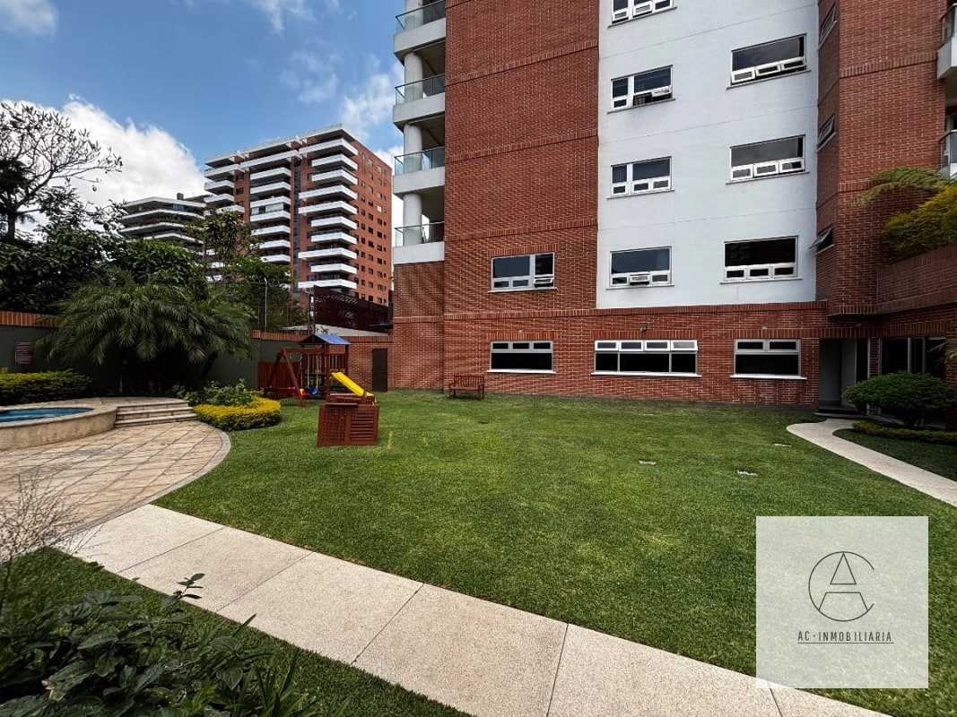 Apartamento amplio en renta , zona 14 - 2