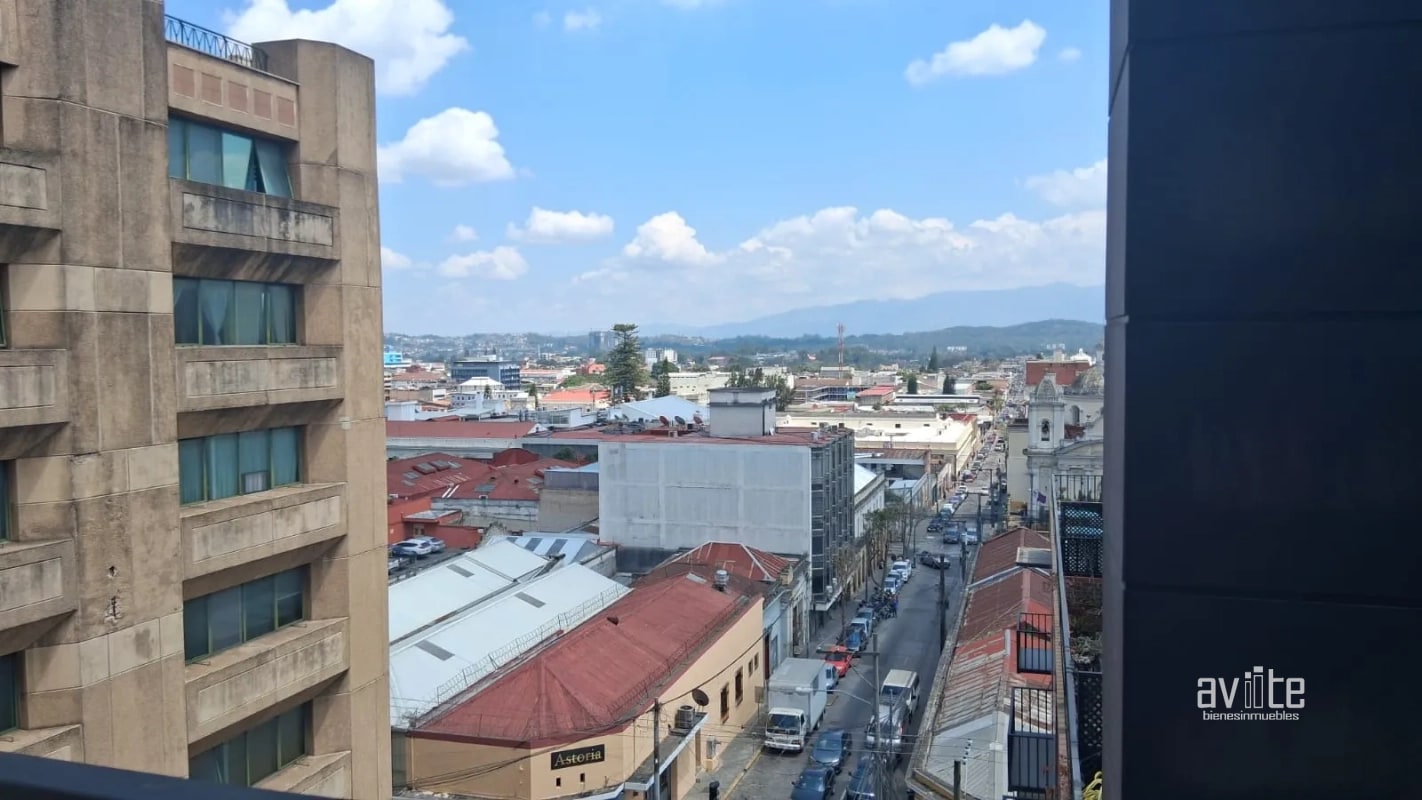 CENTRO VIVO, Zona 1. Apartamento amplio $135,000 - 3