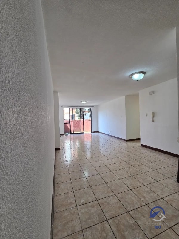 Amplio apartamento en renta en Balcones de Las Charcas, zona 11 - 17