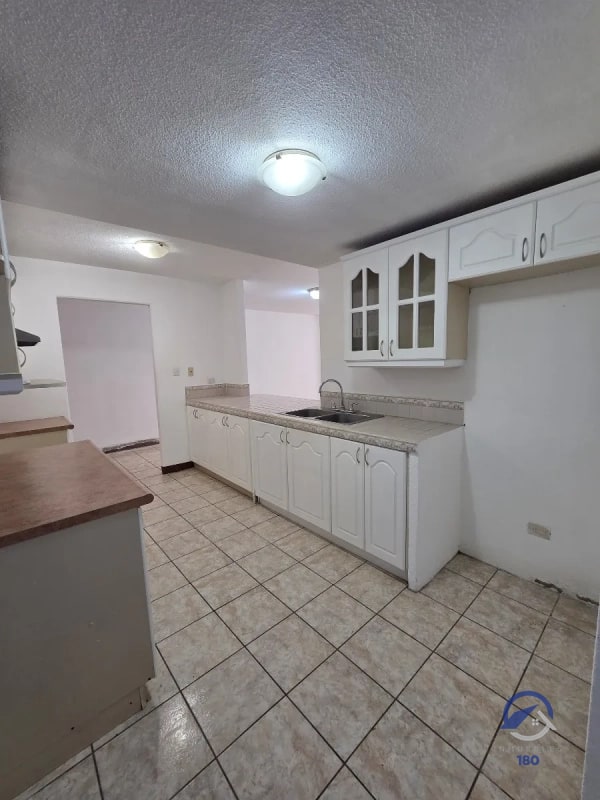 Amplio apartamento en renta en Balcones de Las Charcas, zona 11 - 16