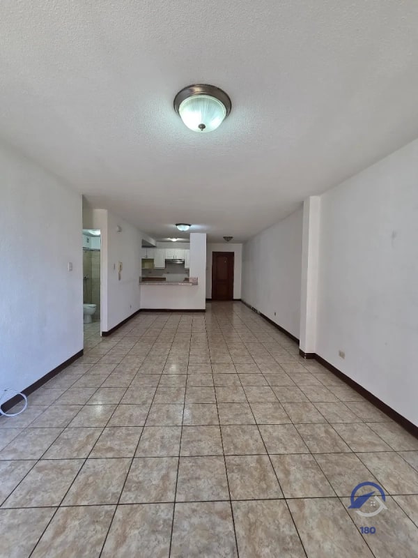 Amplio apartamento en renta en Balcones de Las Charcas, zona 11 - 14
