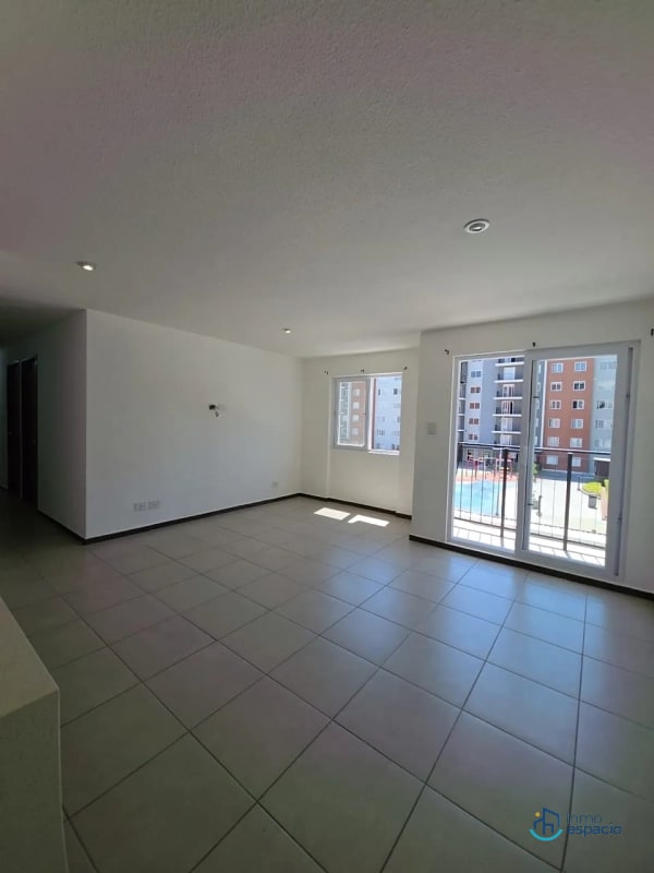 Apartamento en Venta – Parque San Ángel, Zona 2 - 12