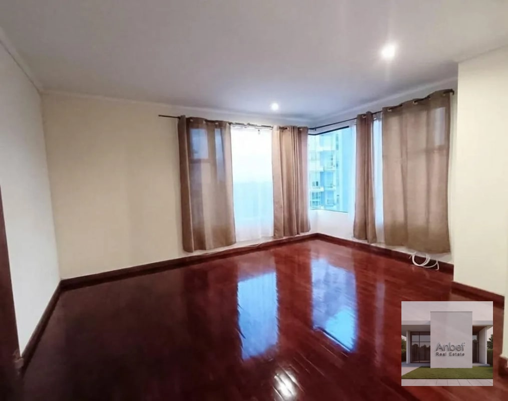 Alquiler Apartamento 2 Dormitorios y Cuarto de servicio en Zona 10 - 7