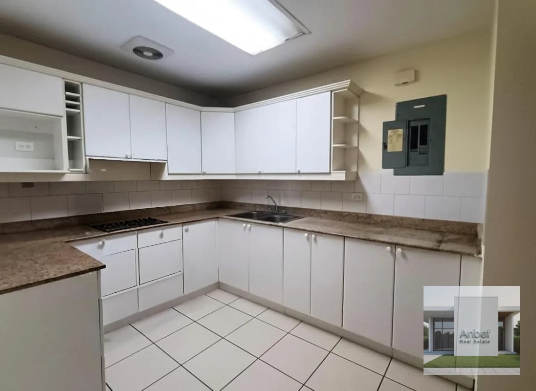 Alquiler Apartamento 2 Dormitorios y Cuarto de servicio en Zona 10 - 3